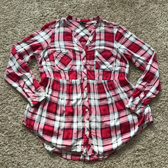torrid Tops - Torrid Women's Long Sleeved Blouse Button up Shirt Size 00 White Pink Blouse